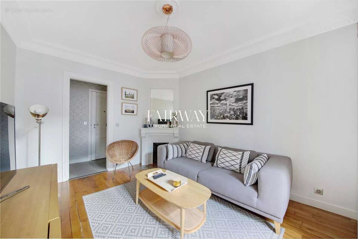 Appartement à PARIS-2E