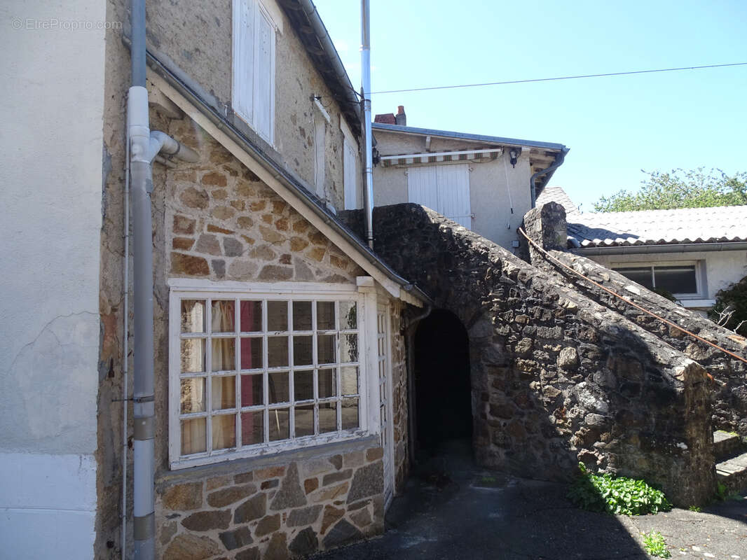 Maison à LA PORCHERIE