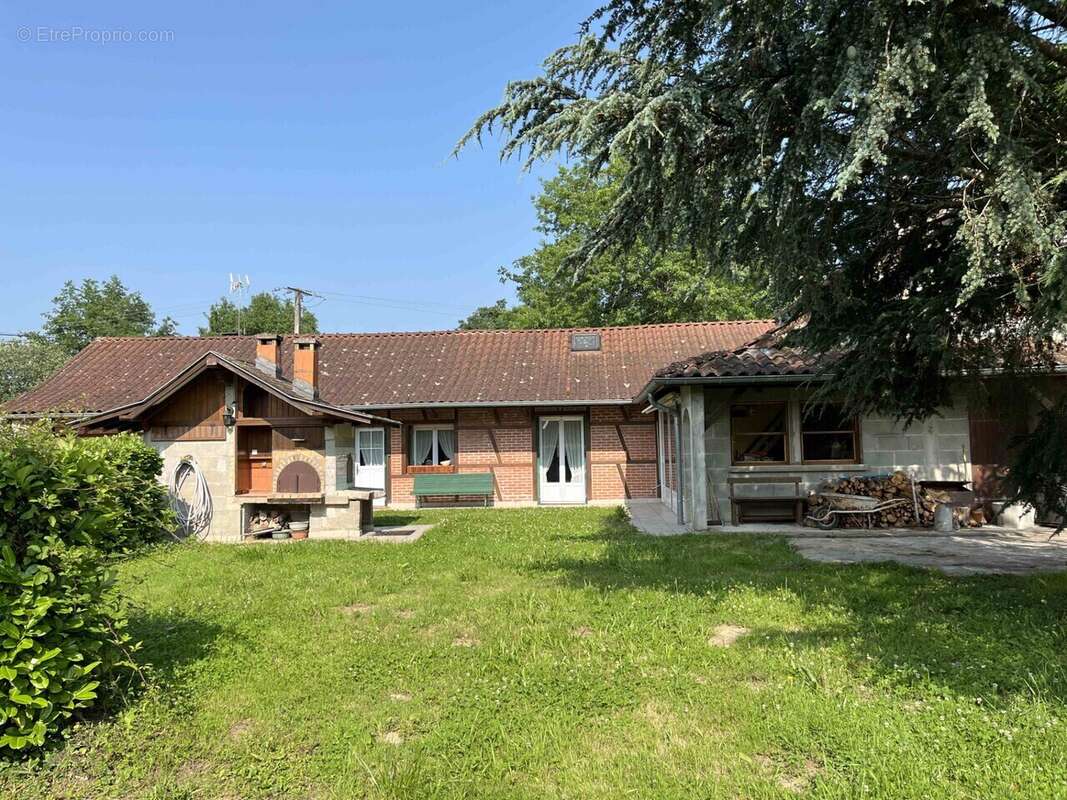 Maison à MONTPONT-EN-BRESSE