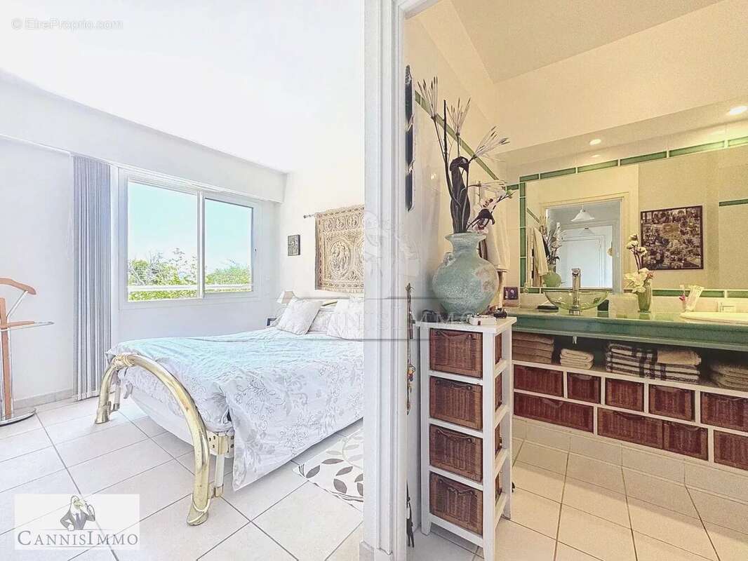 Appartement à MANDELIEU-LA-NAPOULE