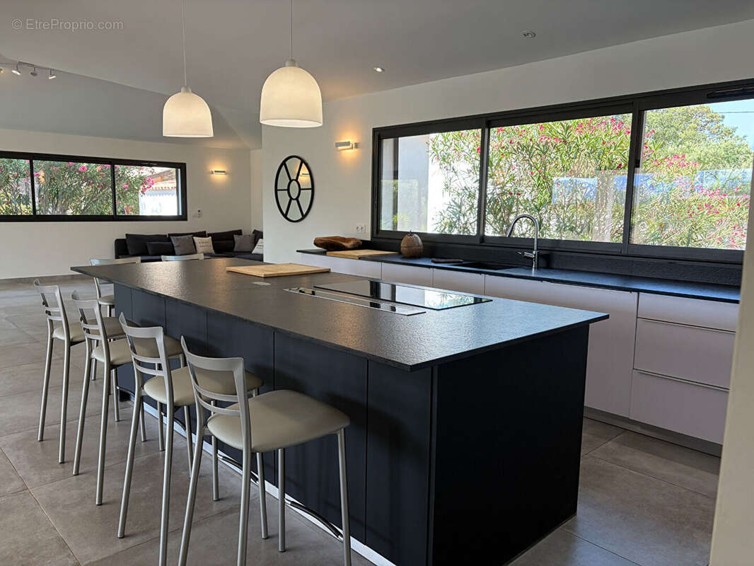 Villa contemporaine d'exception - Centre de Porto-Vecchio - photo 4