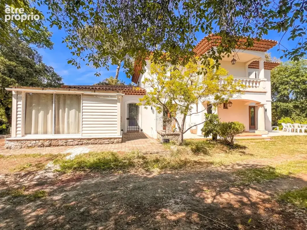 Maison familiale 6 pièces de 164 m² avec T2 indépendant de 35 m² - Roquefort les Pins - photo 2