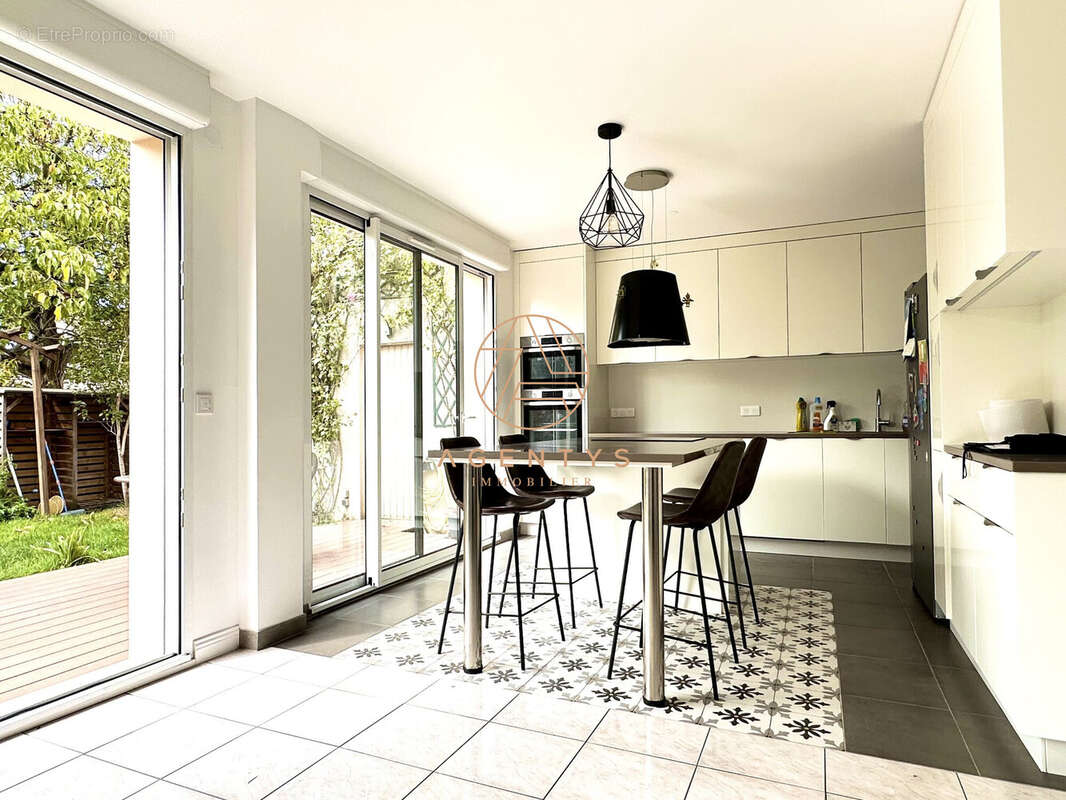 Maison à VILLIERS-SUR-MARNE