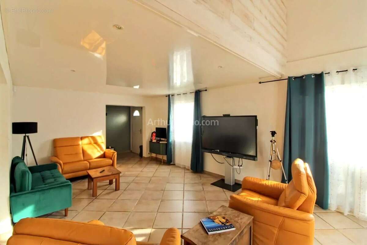 Maison à CHAZEY-BONS