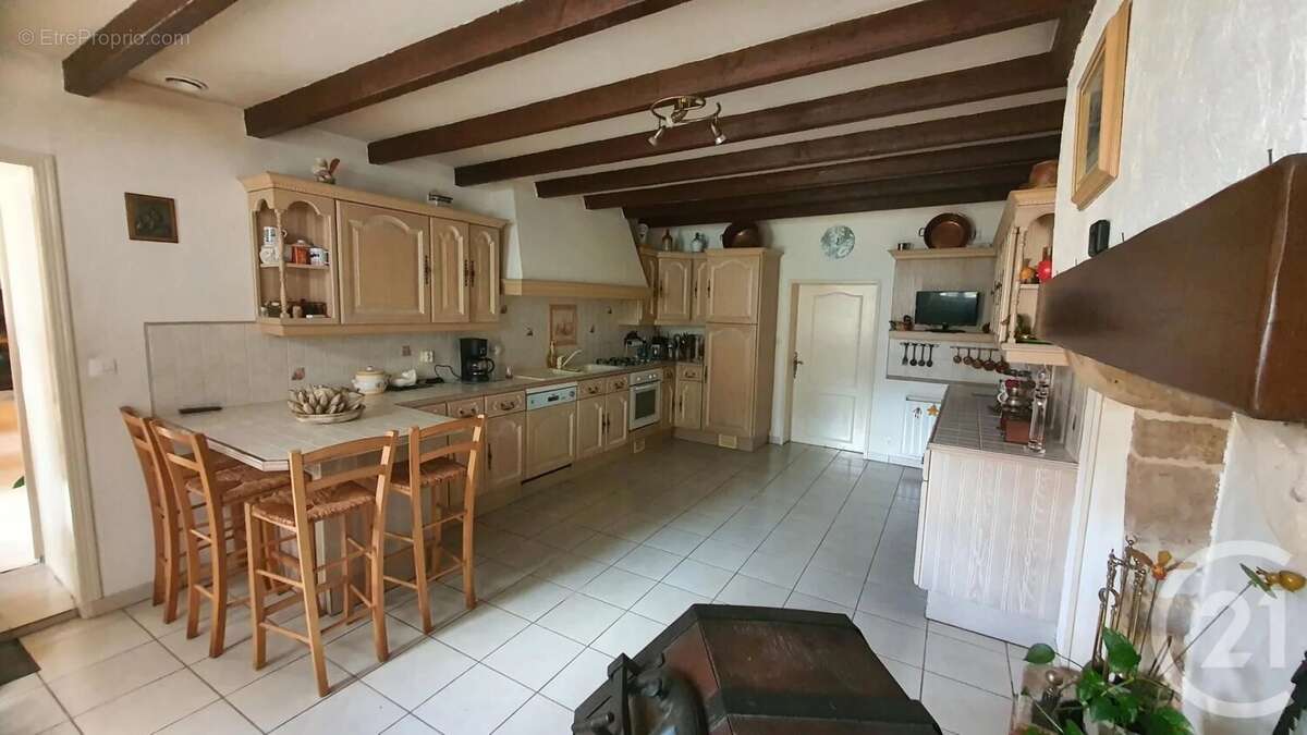 Maison 195 m² à Aubigne  - photo 4