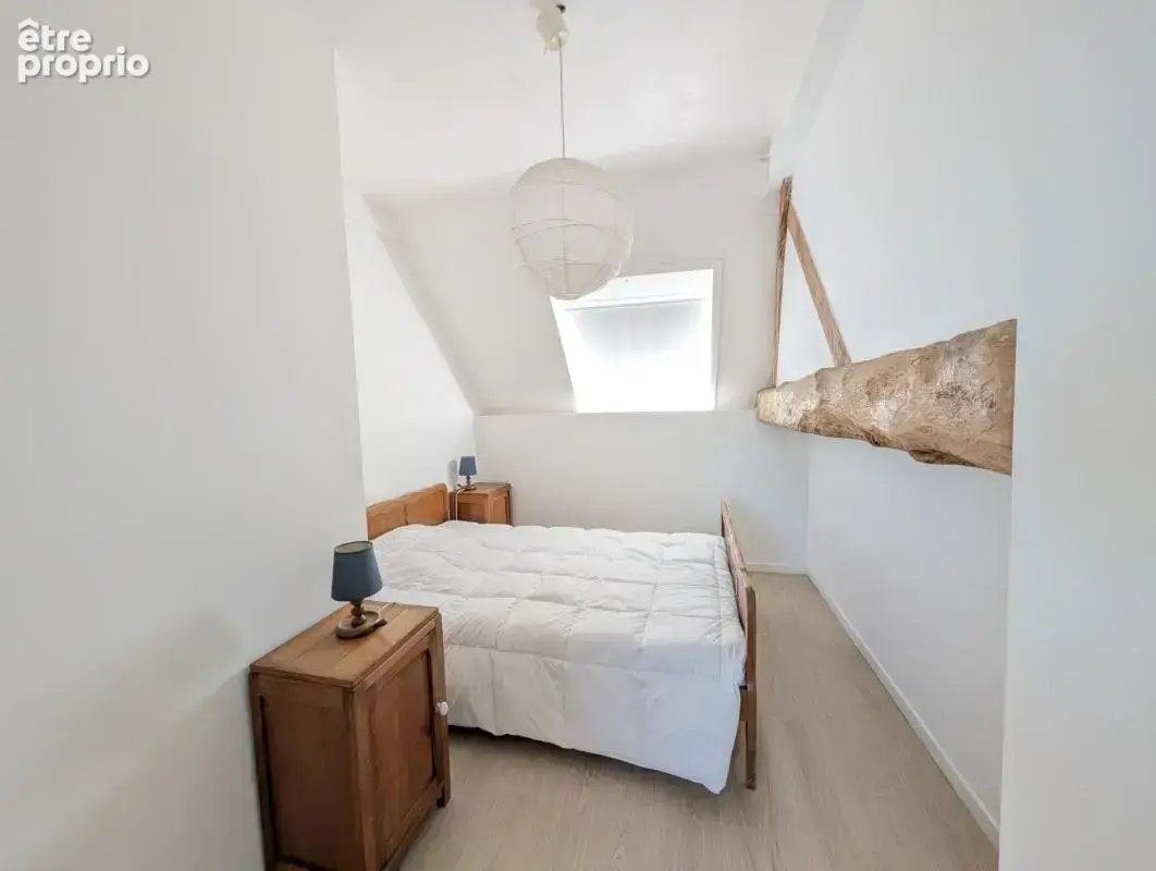 Mellé (35) : Longère de caractère rénovée (5 pièces) avec gîte indépendant, dépendances et potentiel d'aménagement - photo 10