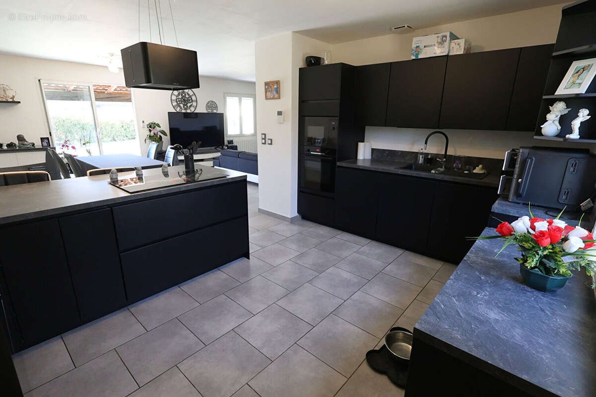 Maison Saint Cezaire Sur Siagne de 120 m² avec un terrain de 1606 m² avec piscine - photo 10