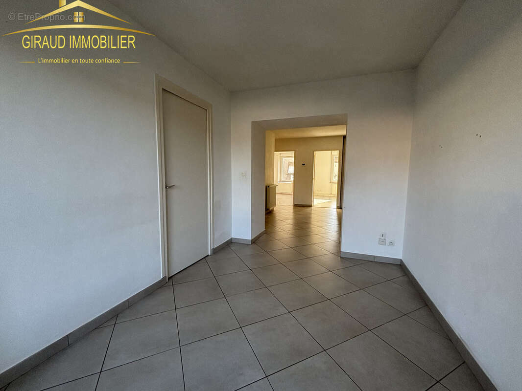 Immeuble investissement locatif pouilly s/charlieu - photo 5