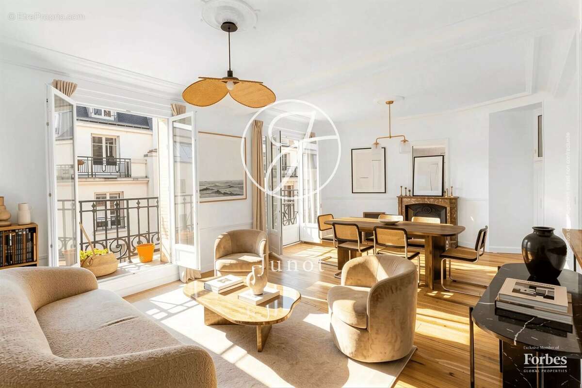 Appartement à PARIS-18E