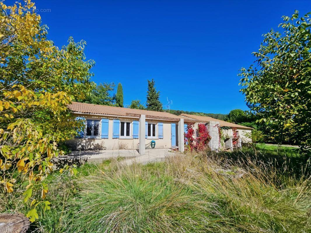 Maison à SAINT-HIPPOLYTE-DE-MONTAIGU