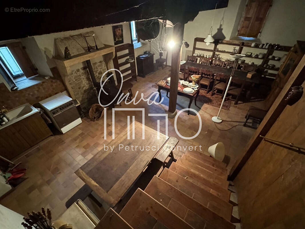 Maison à COLLONGES-AU-MONT-D&#039;OR