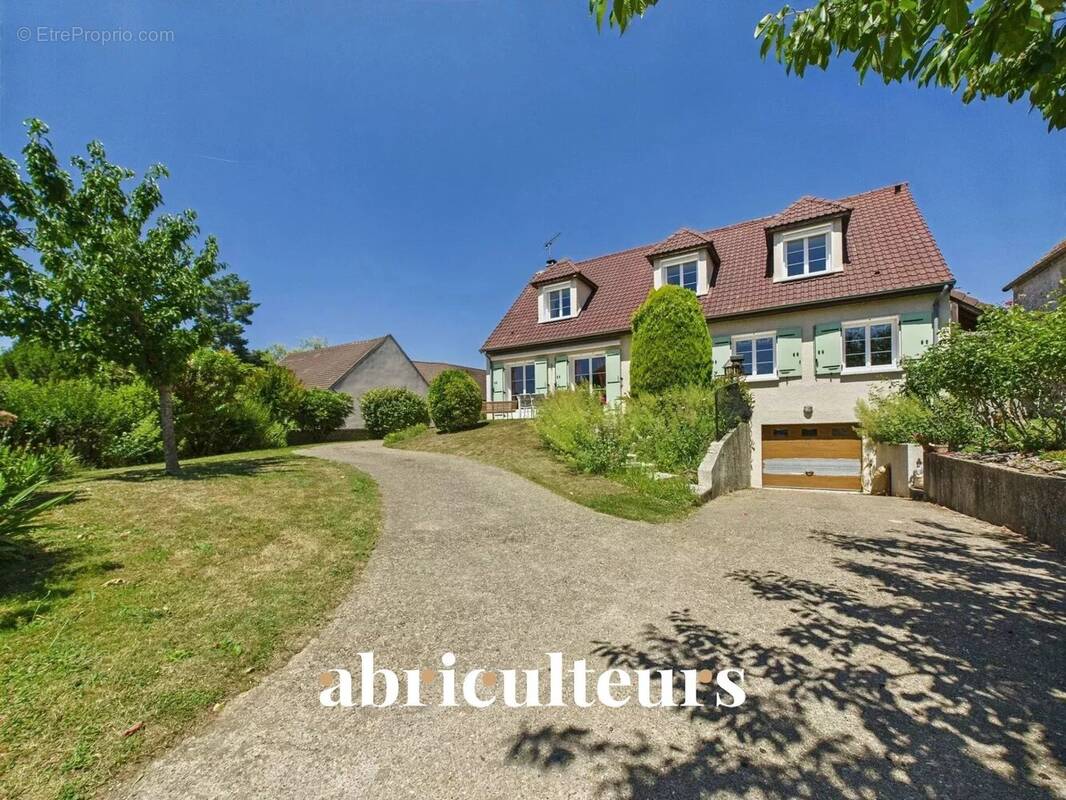 Maison à COURDIMANCHE