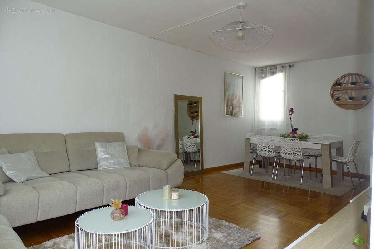 Appartement 81 m² à Creteil  - photo 2