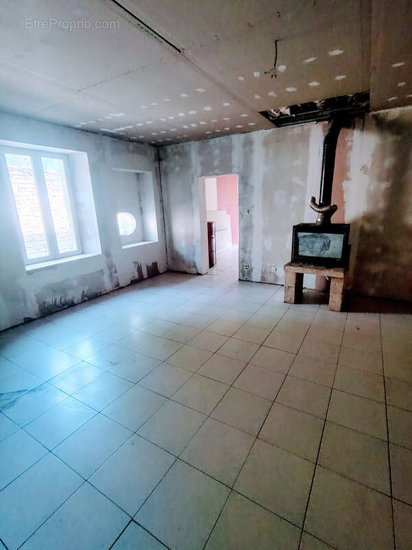 Maison à COUSANCES-LES-FORGES