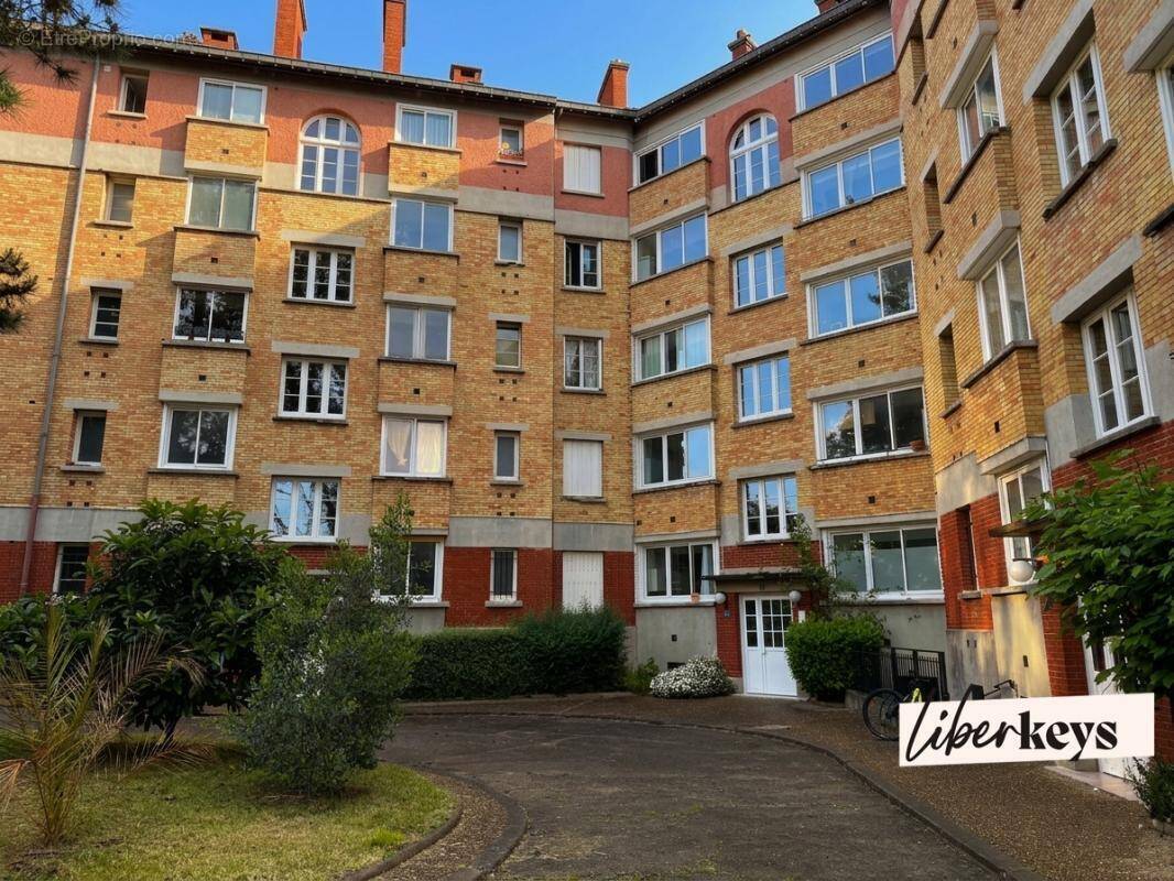 Appartement à SURESNES