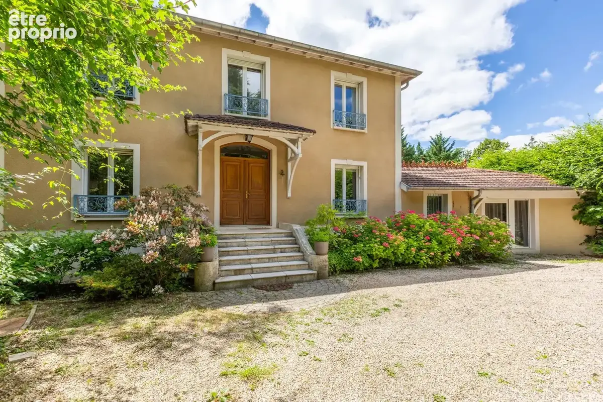 Villa ecully 280m2 - au fond d'une impasse - calme et discretion - photo 6