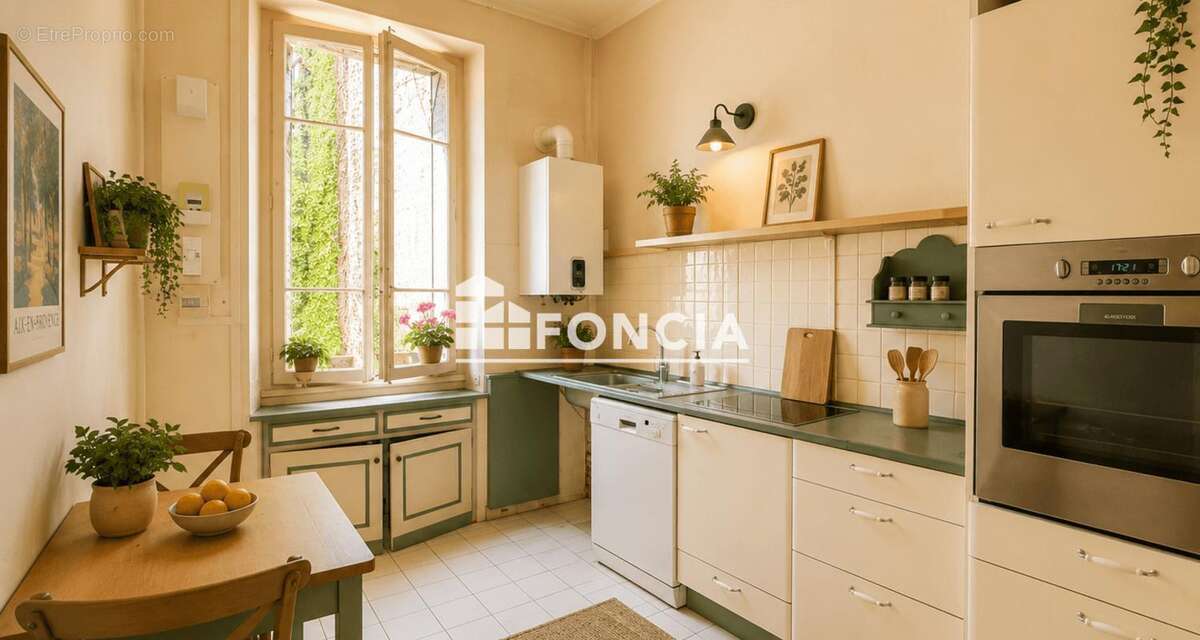 Opportunité FONCIA, T5 de 104m2 + 2 chambres de bonne + 1 cave : Intra-Muros - photo 4