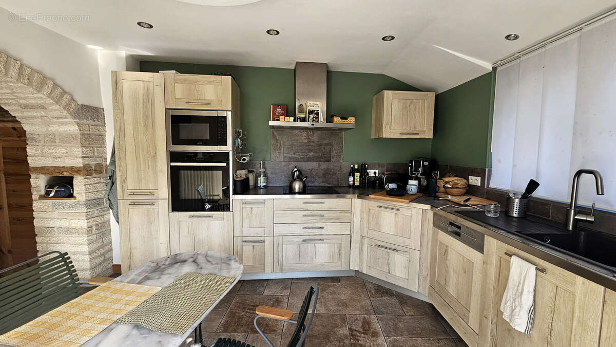 Maison à CHASSAGNE-SAINT-DENIS