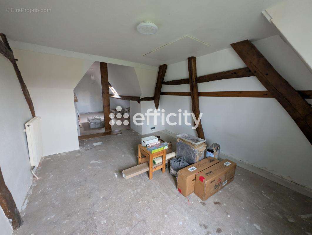 Maison à THIETREVILLE