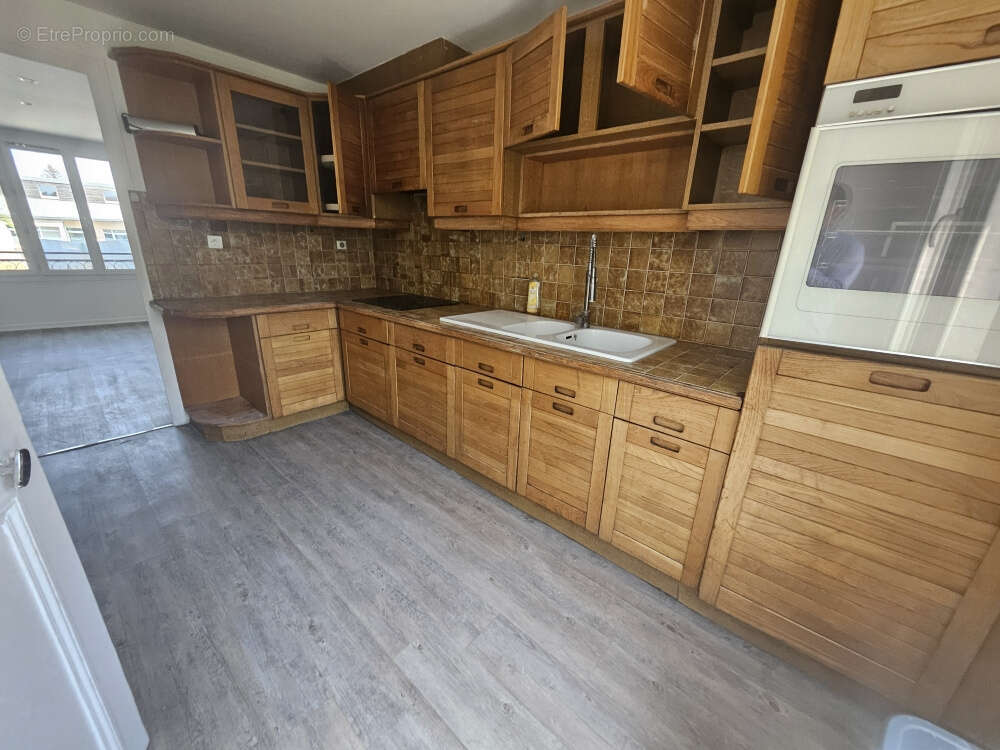 À VENDRE   Maison de ville avec cour et garage en centre-ville - photo 2