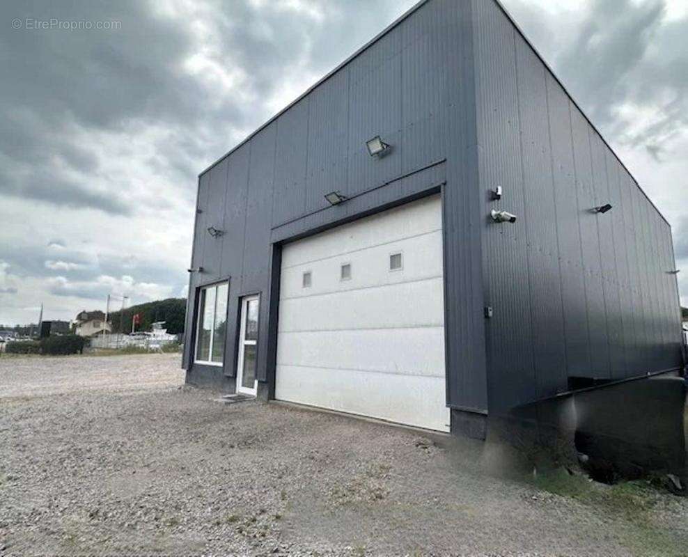 Commerce à CHAVELOT