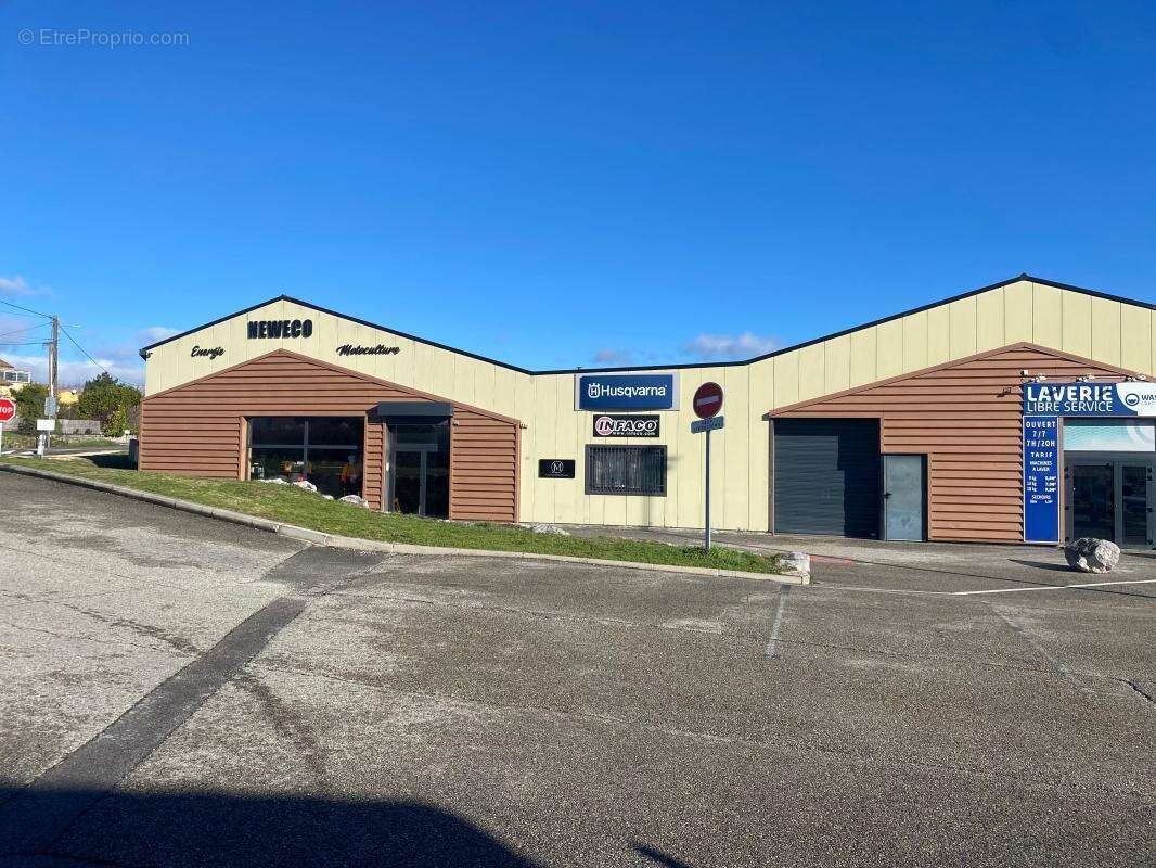 Commerce à LABLACHERE