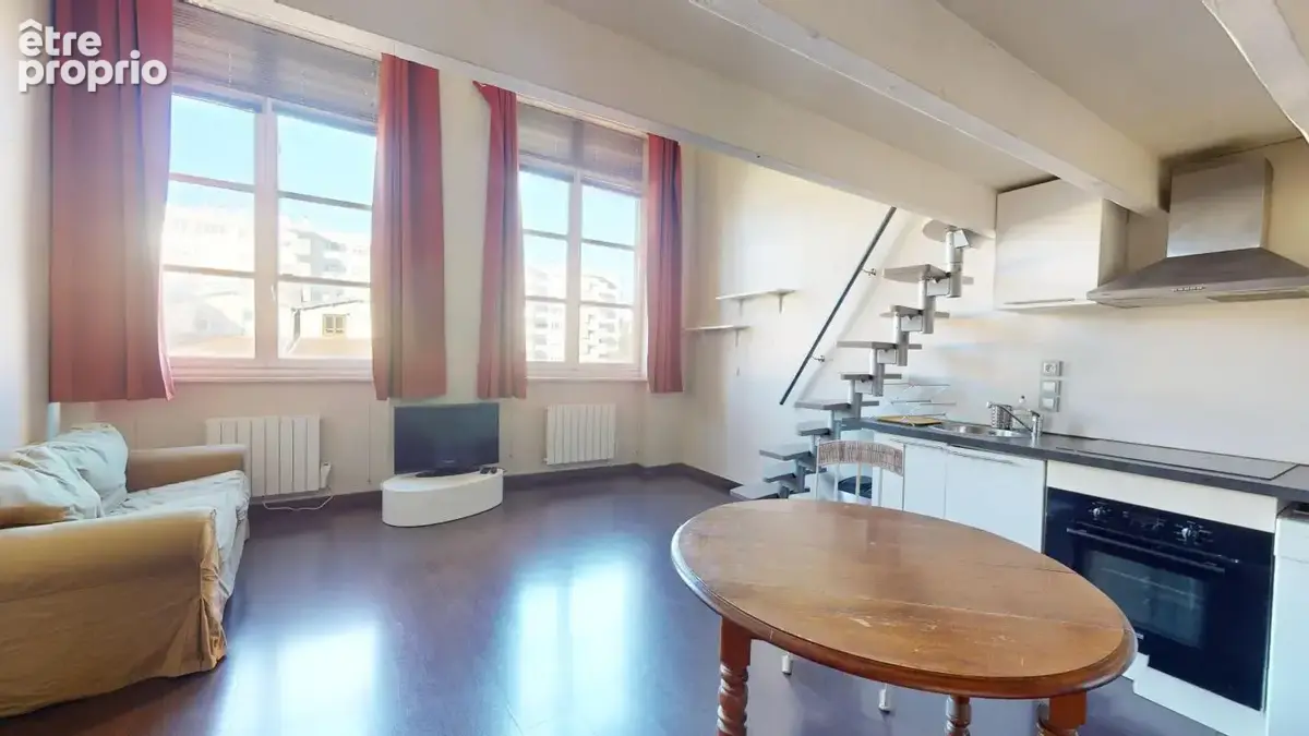 Esprit Loft & Charme Canut à deux pas du Métro Hénon - photo 2