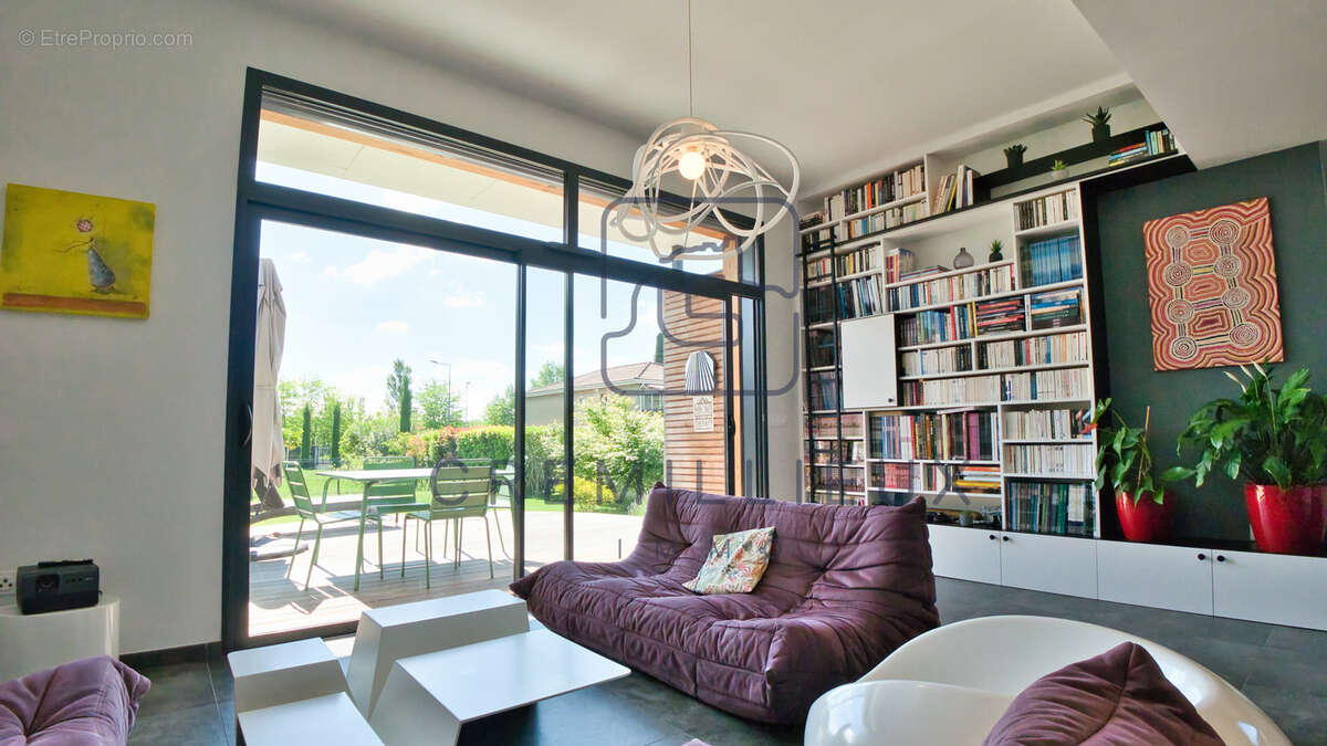 Appartement à GUILHERAND-GRANGES