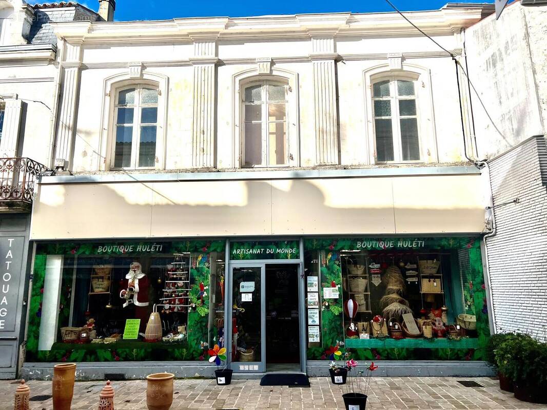 Photo 1 - Commerce à SAINT-JEAN-D'ANGELY