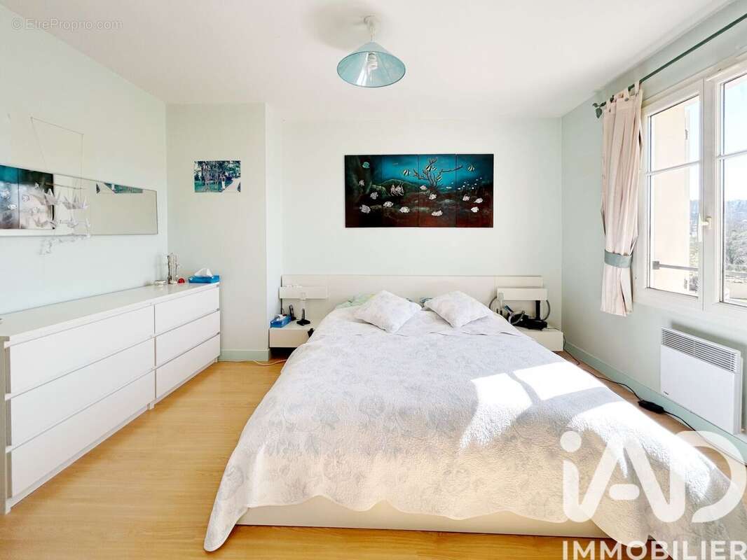 Maison 150 m² à Fontenay-Le-Fleury  - photo 8