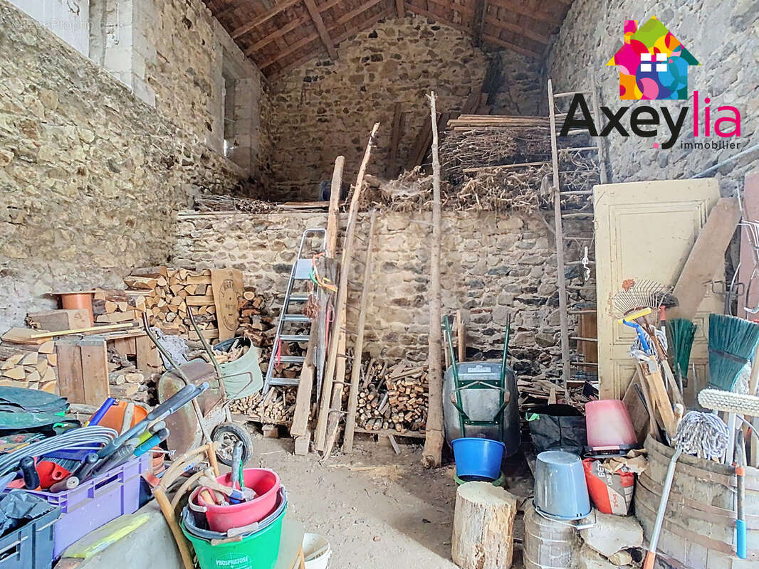 Maison à SAINT-JEAN-SAINT-MAURICE-SUR-LOIRE