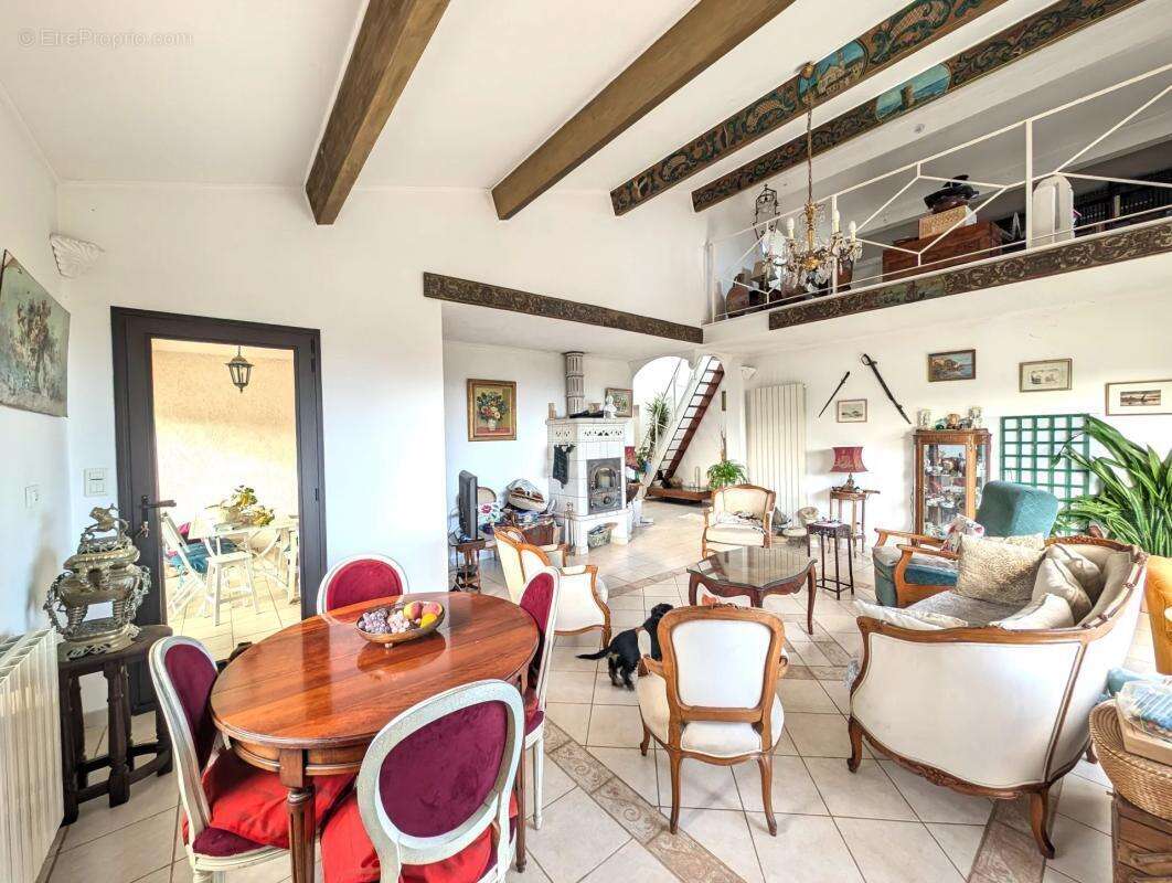 Maison à SANTA-MARIA-POGGIO