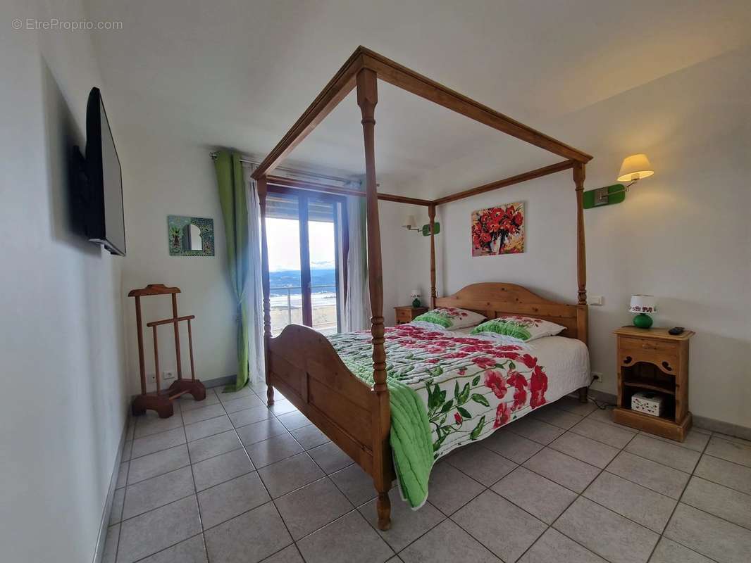 Maison à LES ANGLES