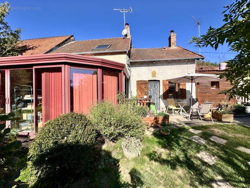 Maison à NOUZERINES