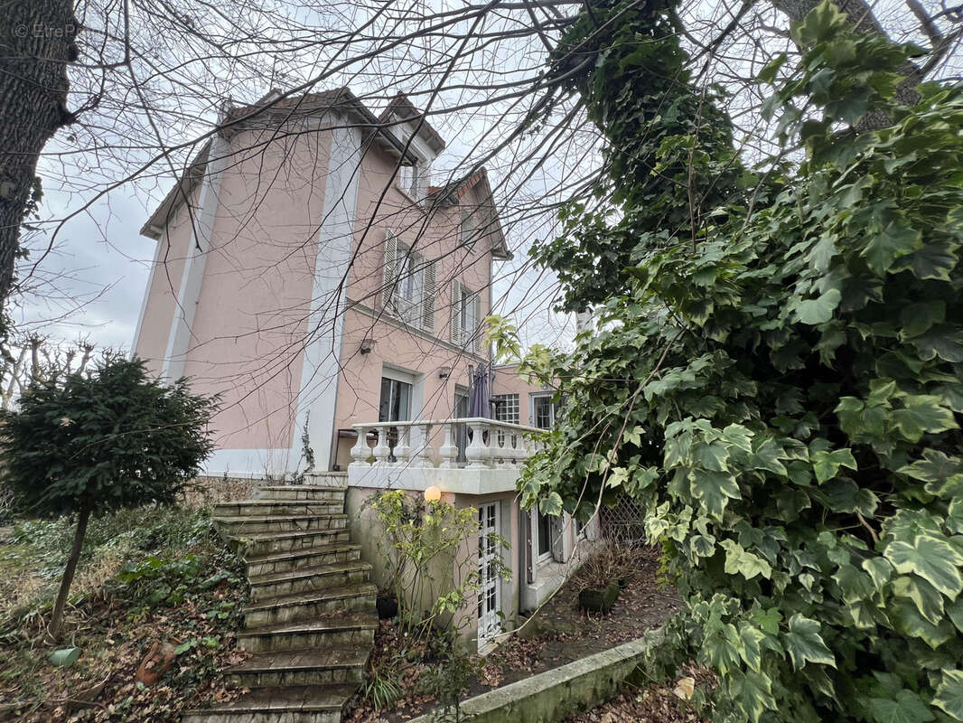 Maison à CHAMPIGNY-SUR-MARNE