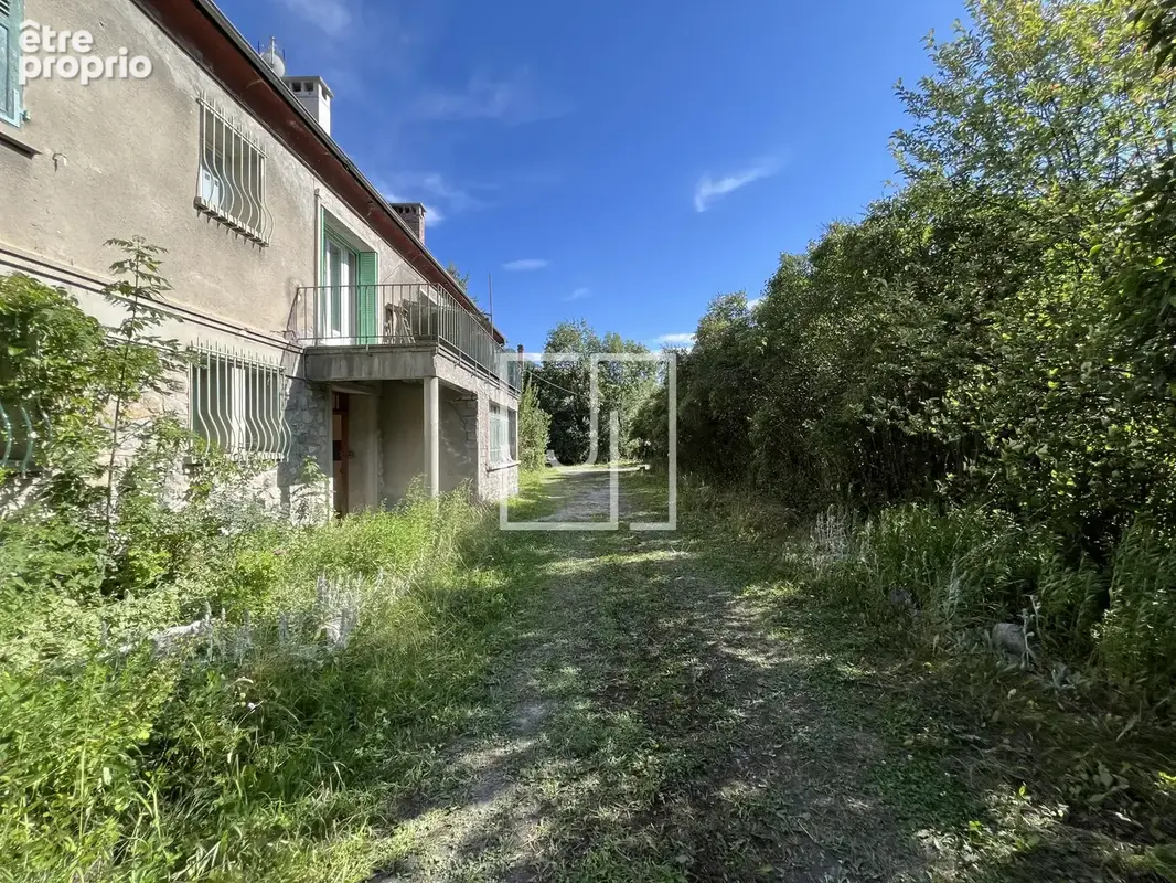 Barcelonnette : grand appartement en vente , rénovation globale - photo 2