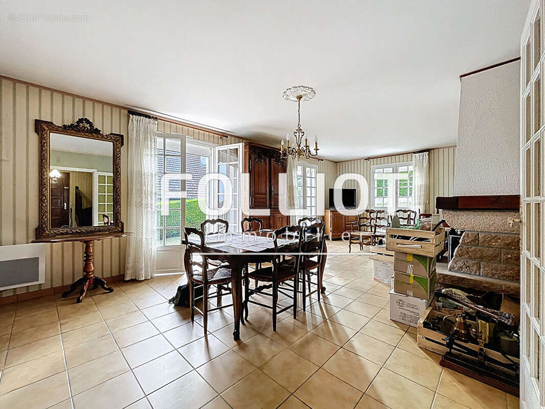 Maison à BRETTEVILLE-SUR-ODON