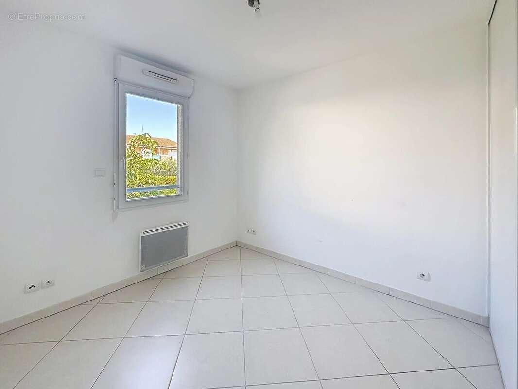 Appartement à SAINT-LAURENT-DU-VAR