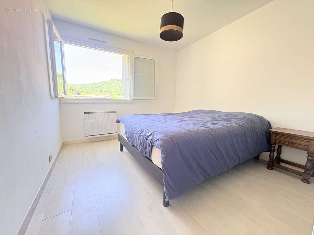 Appartement 82 m² à Royat  - photo 4