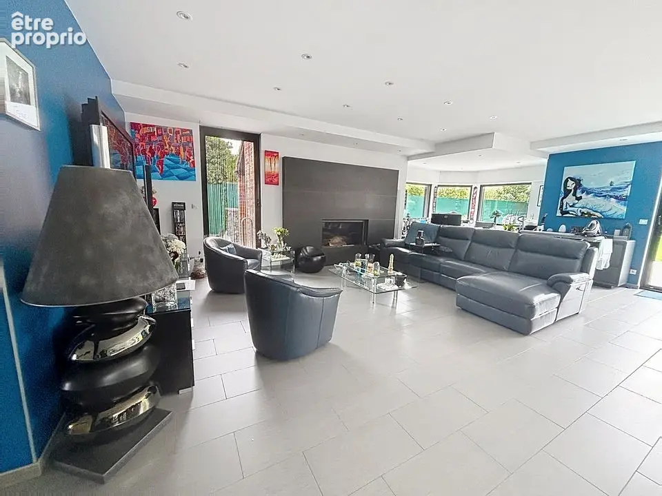 Capinghem, villa contemporaine de 312m²  avec piscine intérieure, 3 chs, 3 sdb, garage et cave - photo 2