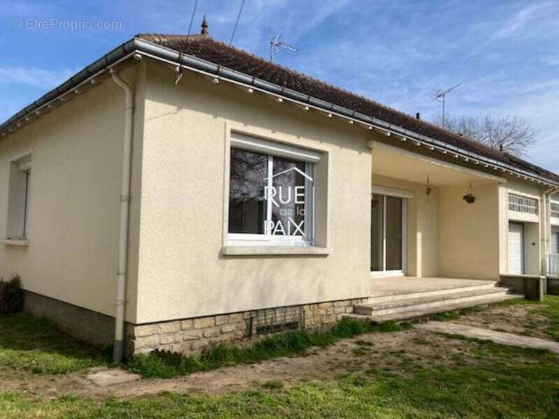 Maison à DANGE-SAINT-ROMAIN