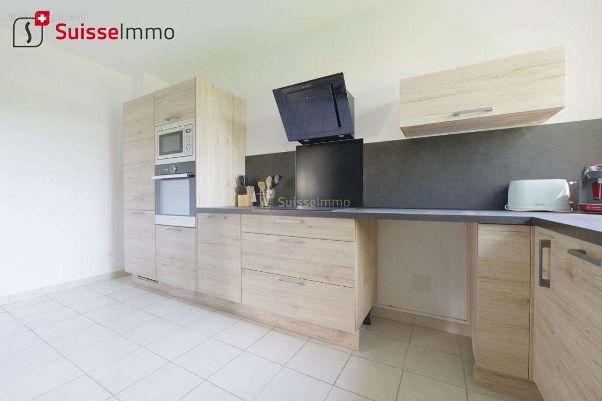 Au coeur d'un parc de 5 hectares, appartement 4 pièces en RDC - photo 12