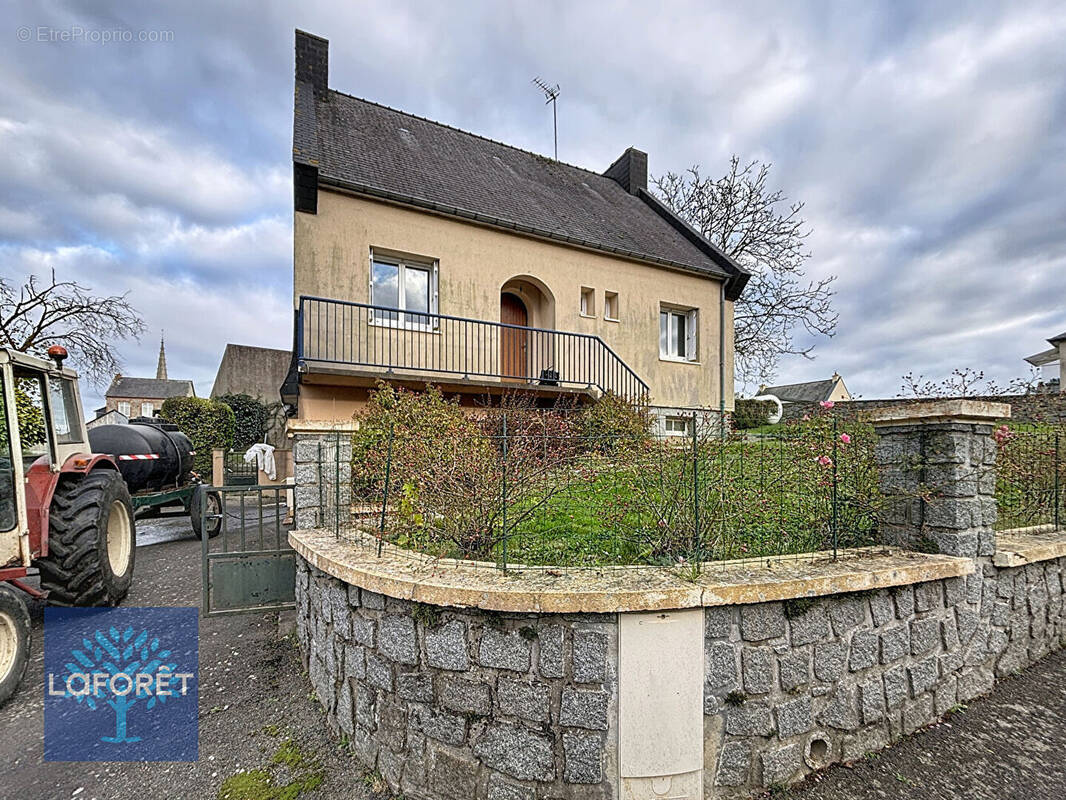 Maison à LA BAZOUGE-DU-DESERT