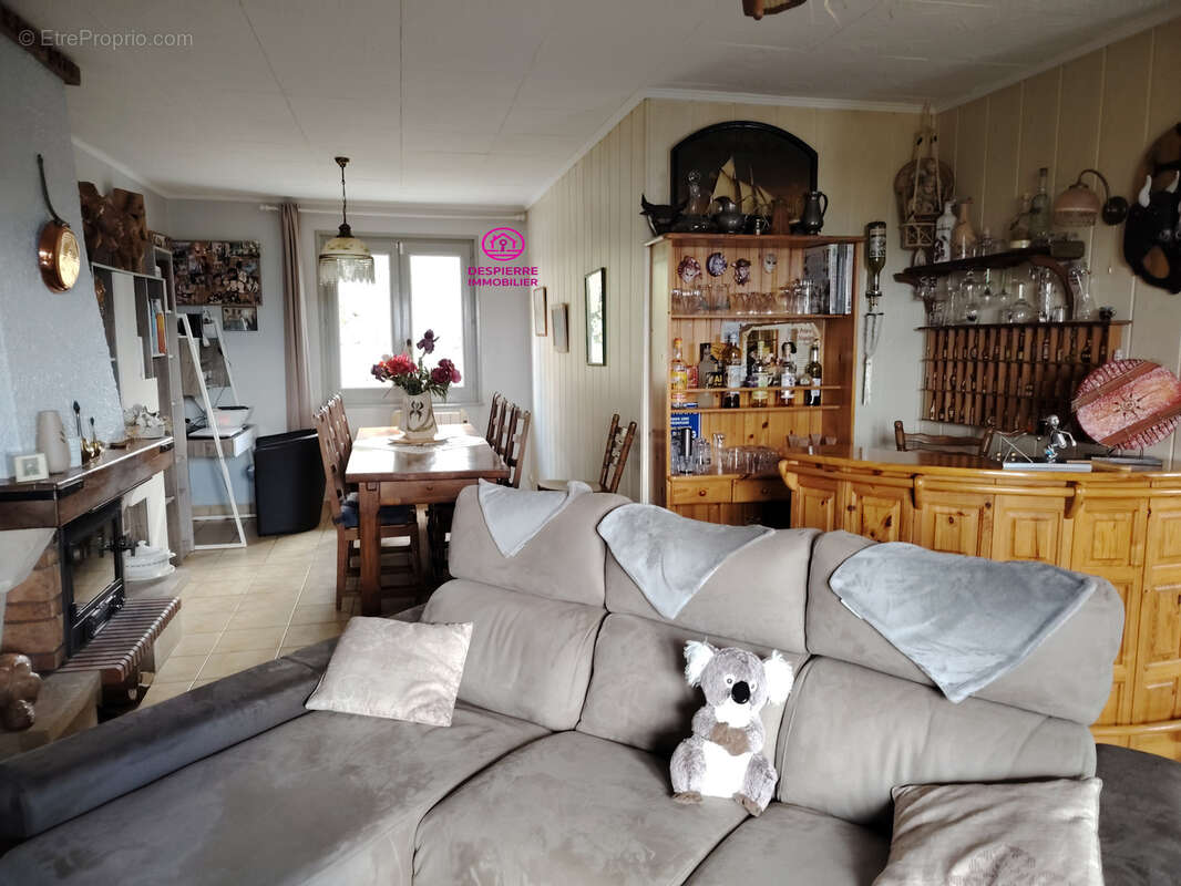 Maison à SALAISE-SUR-SANNE