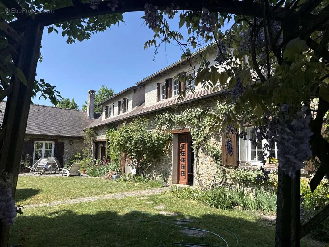 Maison à SAINT-LEGER-EN-YVELINES