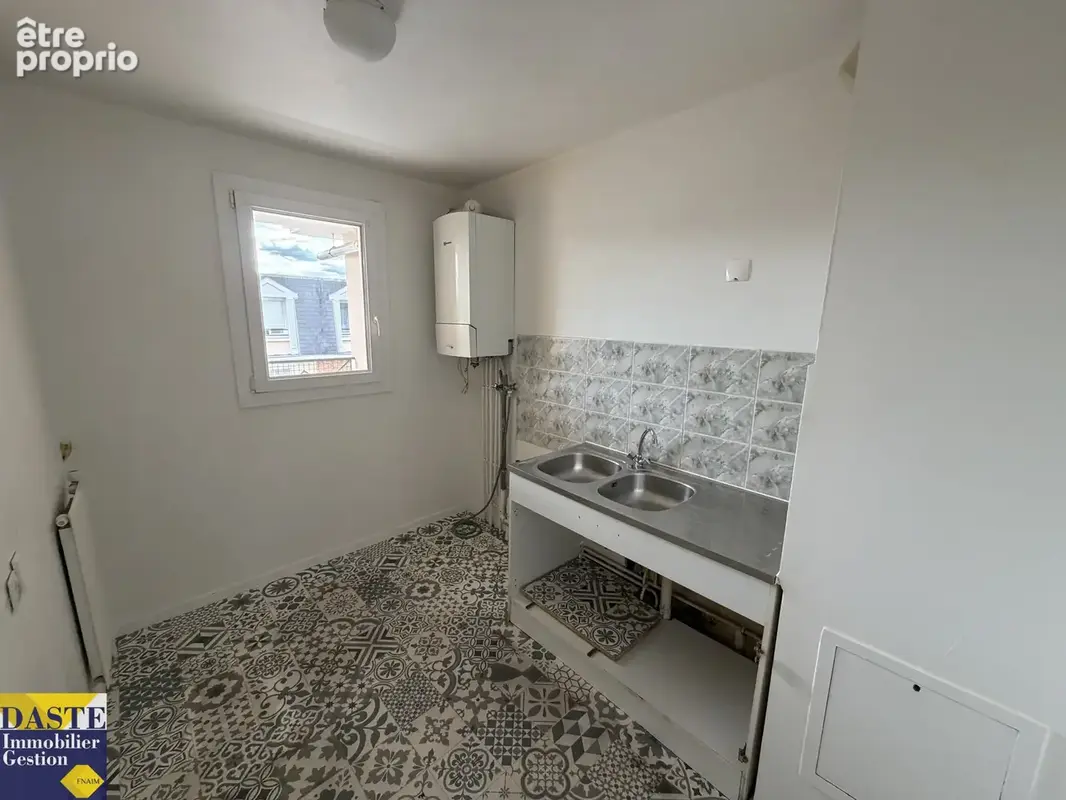 Spacieux F2 à proximité de la Gare de 48.89m2 - photo 4