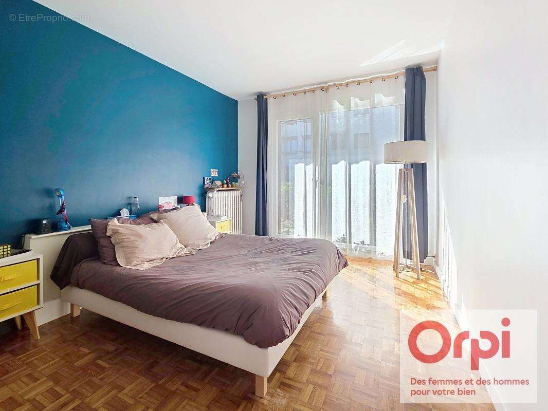 Appartement à ISSY-LES-MOULINEAUX