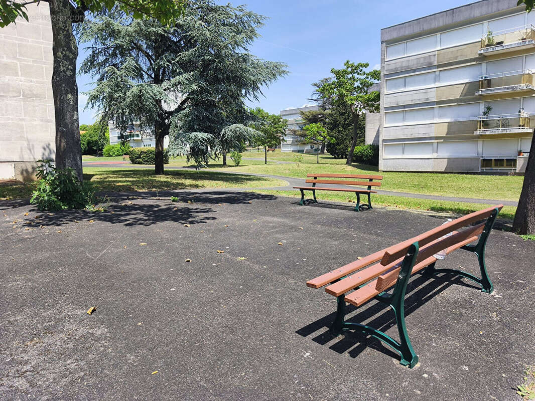 T4 avec Balcon/Parking - 73m2 - COGNAC - photo 11