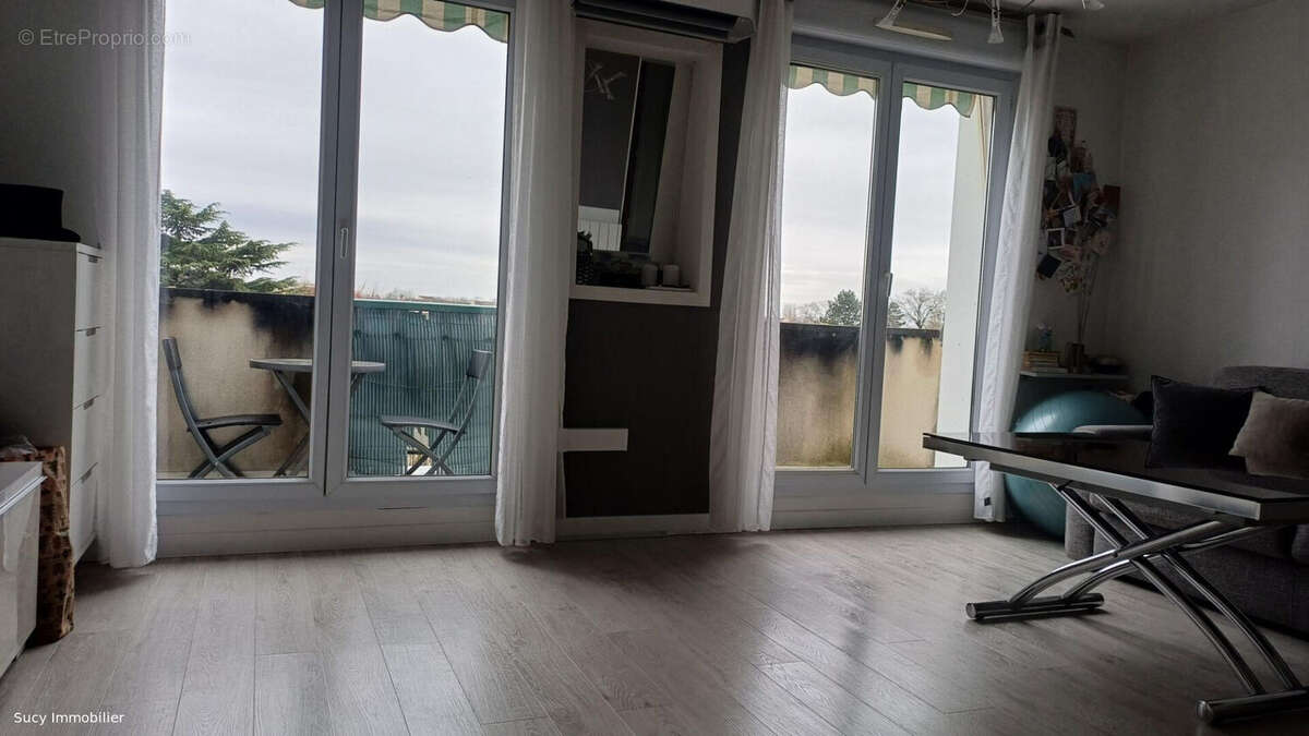 Appartement à PONTAULT-COMBAULT