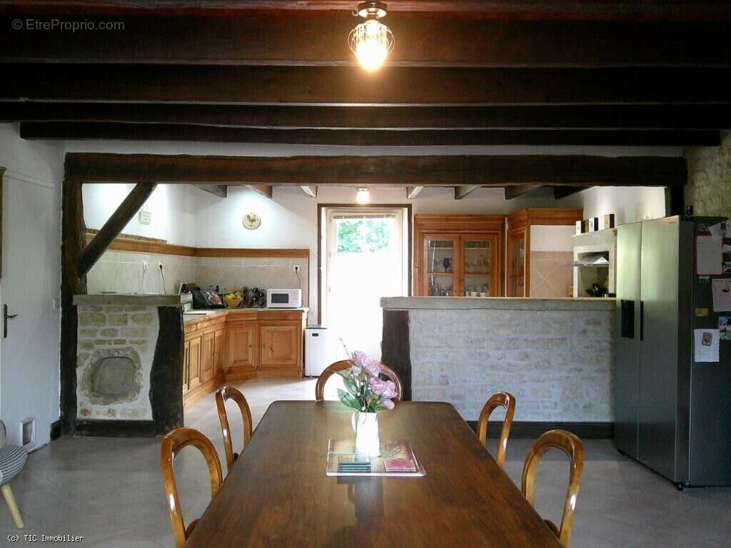 Maison à CHEF-BOUTONNE